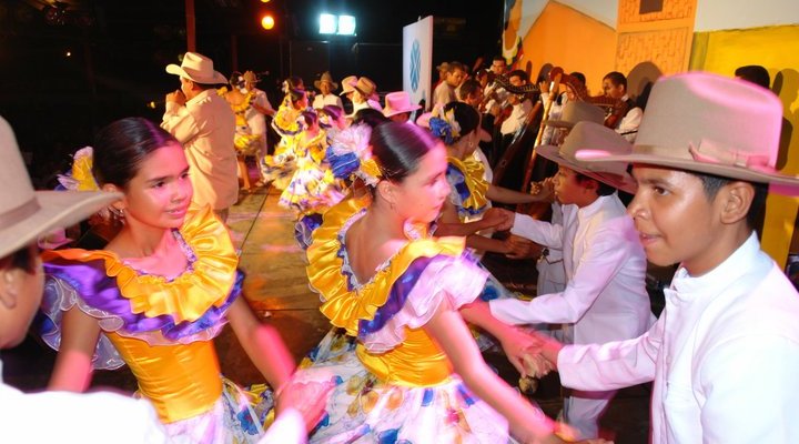 En el festival infantil los niños exponen sus talentos para el baile y la música llanera. Foto Fundación Ferias en Elorza